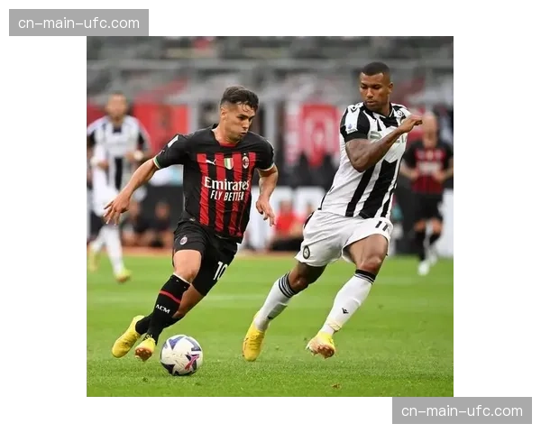 战术板：AC米兰如何通过边路压制，击垮了乌迪内斯的五后卫。